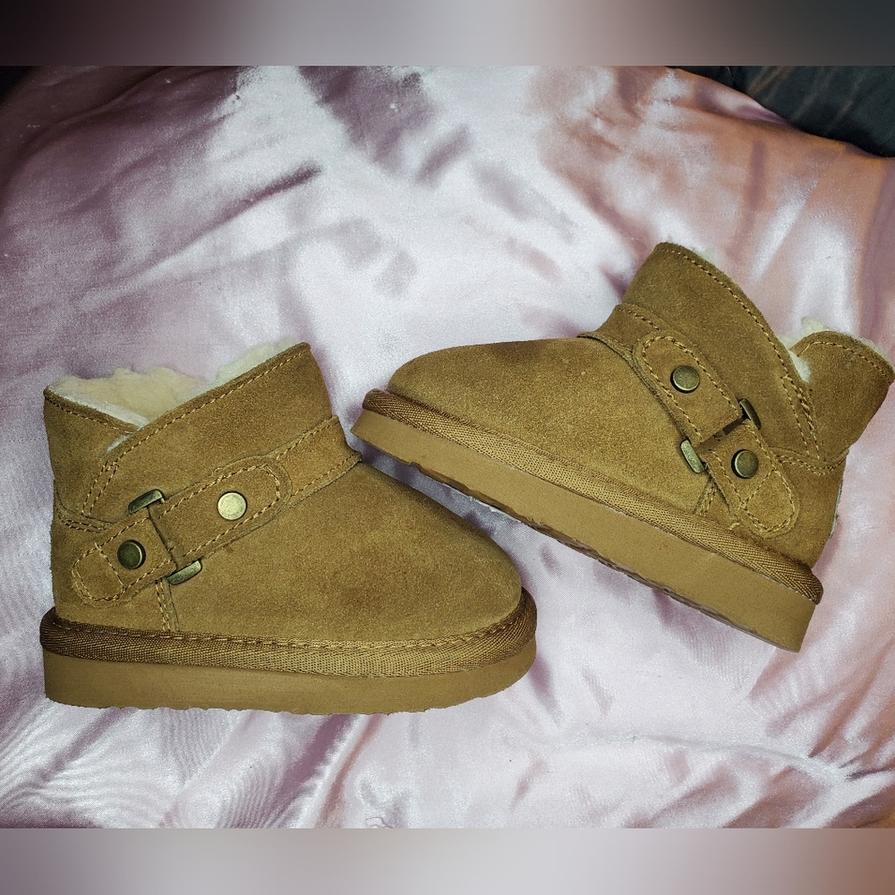 B2G1F Bearpaw Toddler Size 6